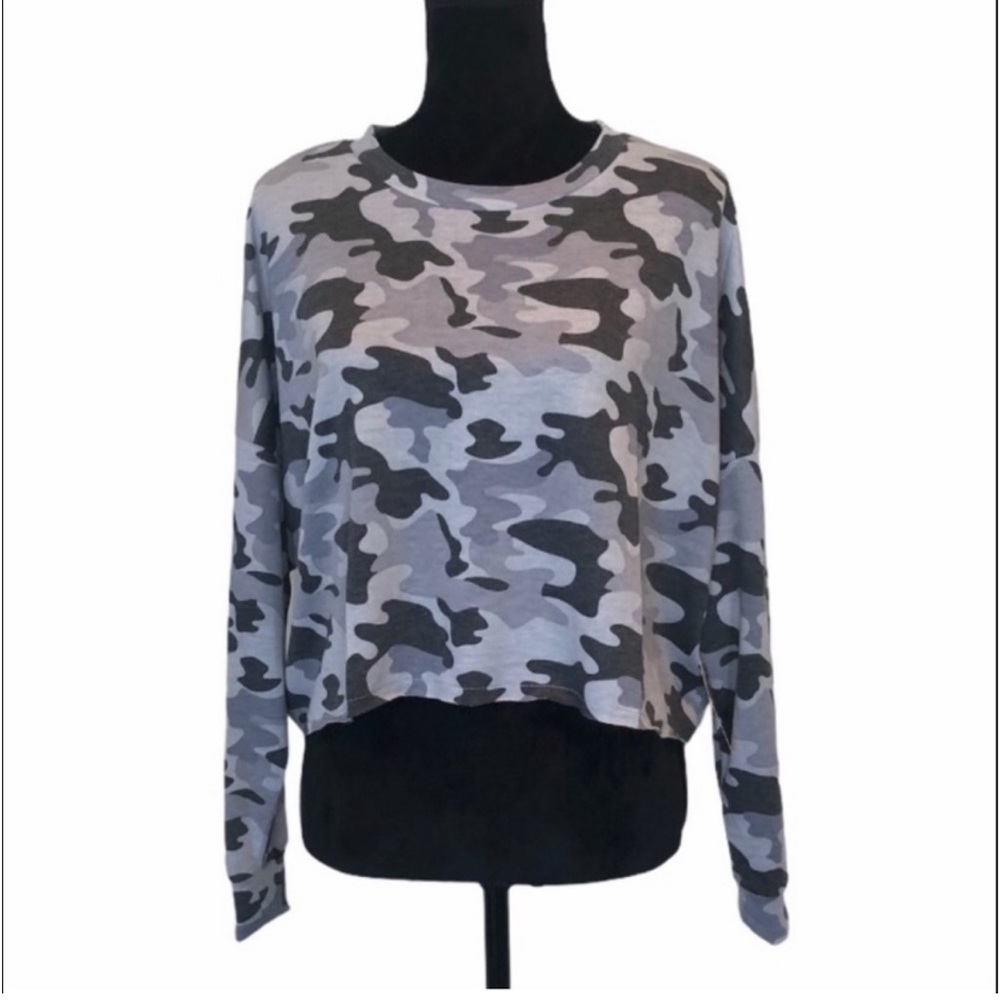 NWT Tresics pullover leisure wear lounge crop camouflage long sleeve top medium